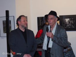 Fashion Show in der Contemplor Galerie Wien am 14. 03. 2024